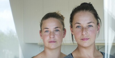 image: Ann og Jill er eneggede tvillinger, men har taklet livet forskjellig